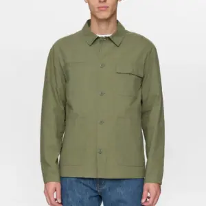 ANERKJENDT Akodin Cotton Poplin Overshirt | Loden Green