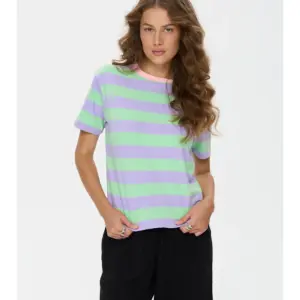 24 COLOURS T-shirt Striped | Green